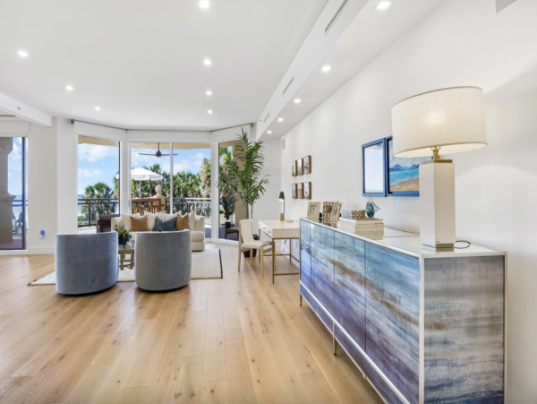 Ultra Posh South end Condo with Private Pool and Spa